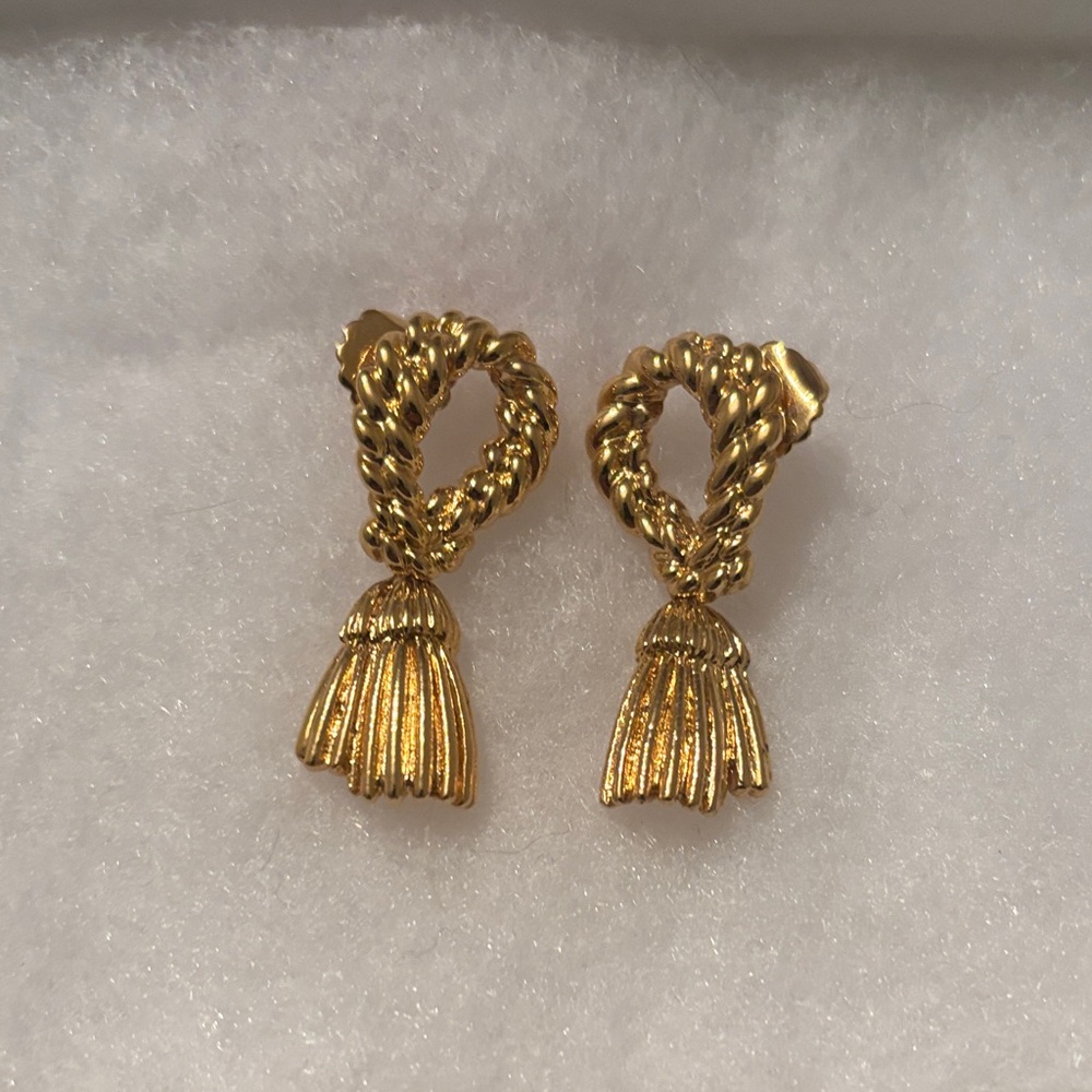 Elegant Gold tone Knot Earrings